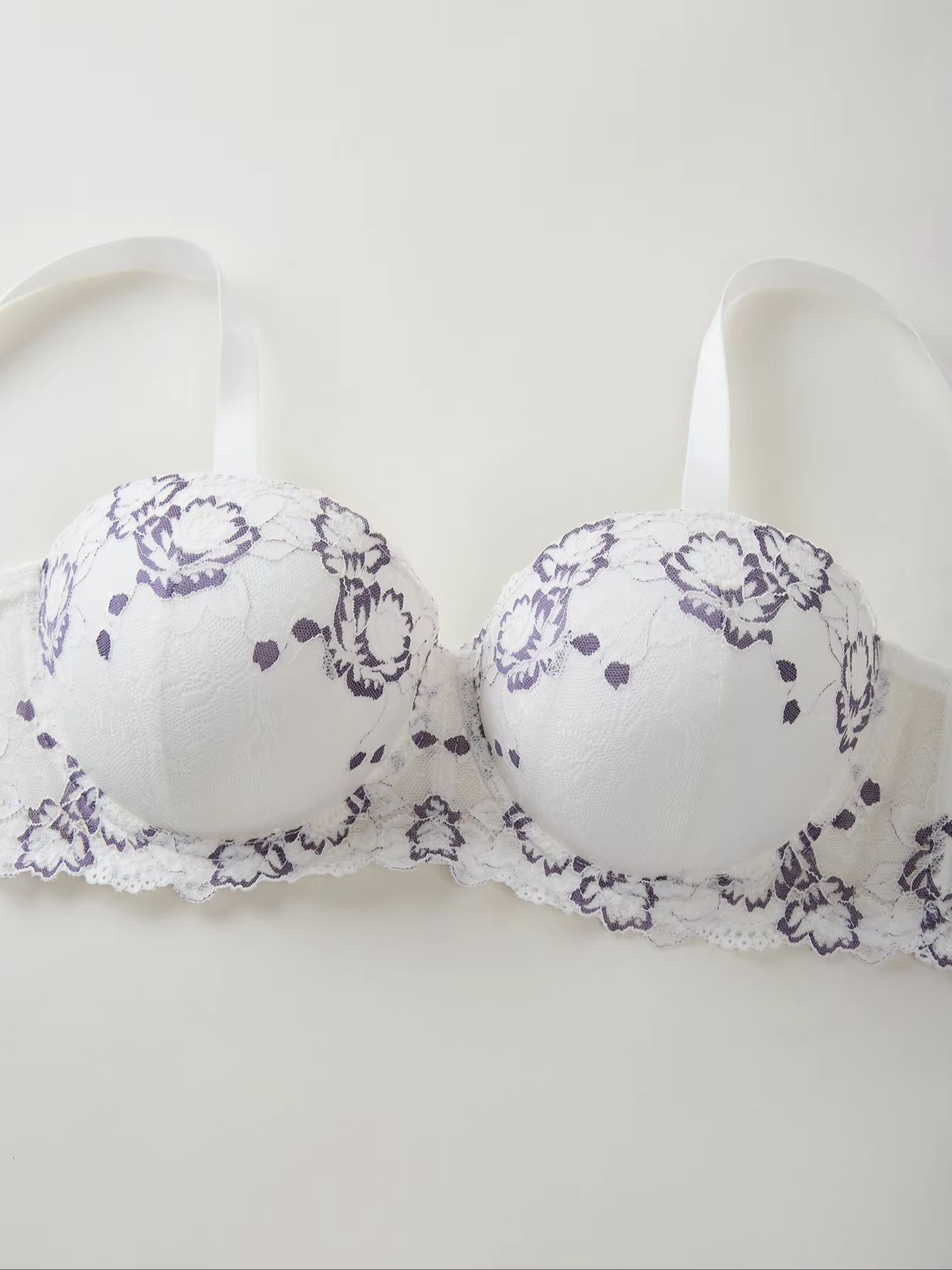 Sujetador de encaje y bordado  - Embroidery Embellishments reseña y precio